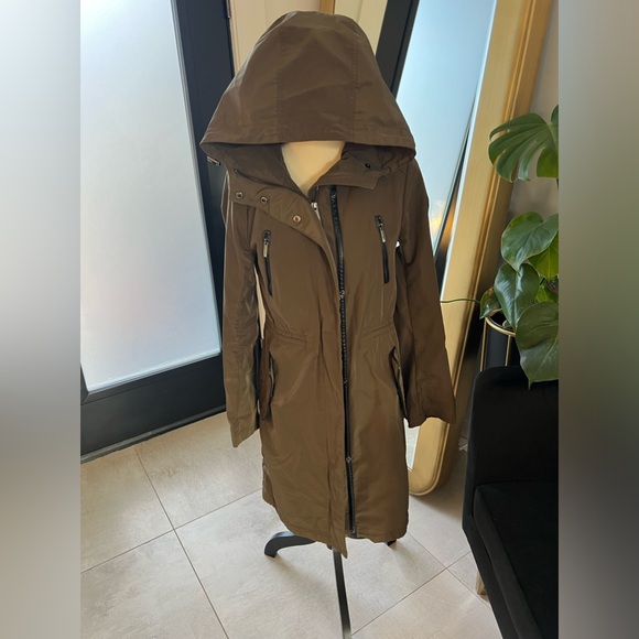 BCBG Olive green jacket. EUC. - Picture 1 of 8